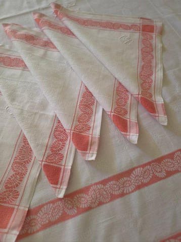 Tafelkleed (7) - 150 cm - 65 cm - Tafelkleed + 6 servetten