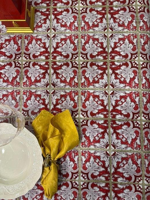 grote tafellaken, rode renaissancetegels - Tafelkleed - 265, Antiquités & Art, Tapis & Textile