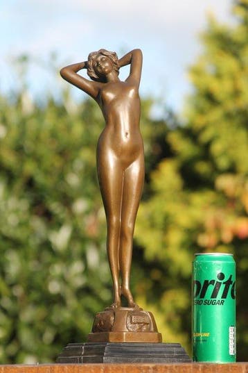 sculptuur, jongedame - brons 42 cm - 42 cm - Brons