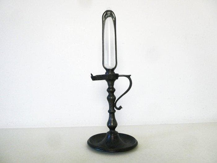 Olielamp - Een olielamp klok met Romeinse cijfers - Tin,, Antiquités & Art, Curiosités & Brocante