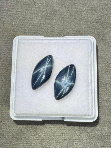 Set van 2 ster-saffiercabochons – 4,76 karaat Cabochons-