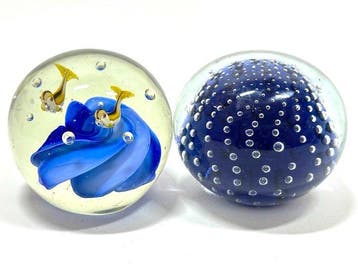 Collezione di 2 Pregiati Fermacarte in Vetro di Murano –, Antiquités & Art