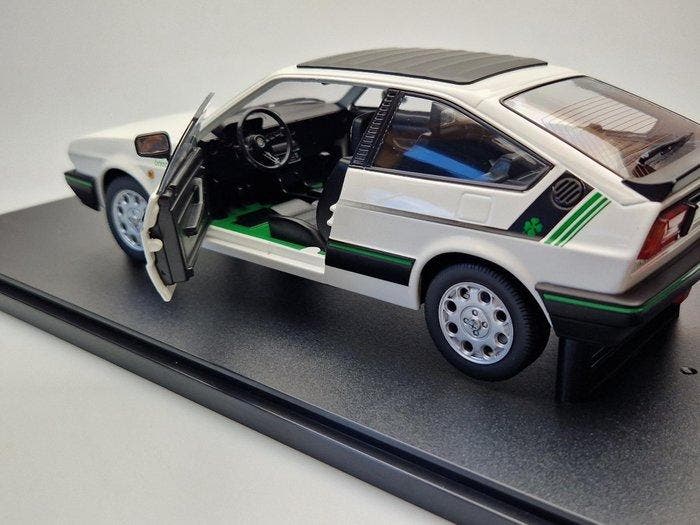 Mitica 1:18 - Modelauto - Alfa Romeo Sprint 1.5 Quadrifoglio, Hobby & Loisirs créatifs, Voitures miniatures | 1:5 à 1:12