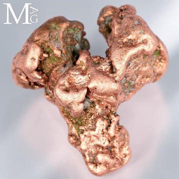 Sans réserve - Cuivre natif avec un riche lustre métallique