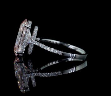 Ring - 14 karaat Witgoud - 5.46ct. tw. Roze Diamant (Fancy