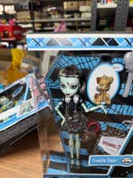 Mattel - Poupée Monster High/ Frankie Stein/ Mattel 2012 -