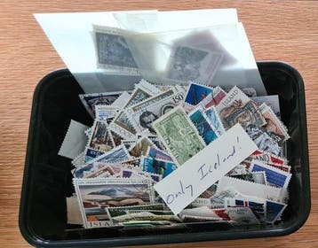 Wereld - a563) Uitzoekpartij vele duizenden postzegels 20