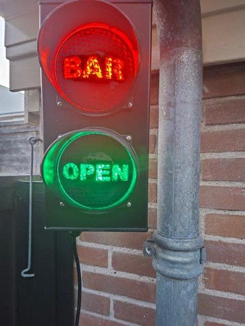 Feu de signalisation - plastique - Stoplicht bar/ouvert