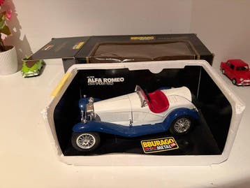 Bburago 1:18 - Modelauto - Alfa Romeo 2300 Spider, Nieuw