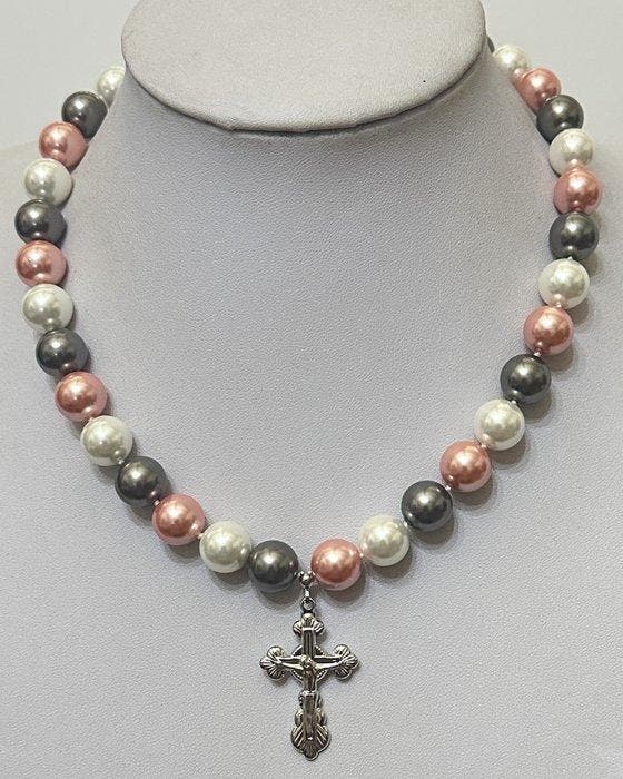 Parelmoer (10 en 12 mm) met Katholiek kruis,, Antiek en Kunst, Antiek | Boeken en Manuscripten