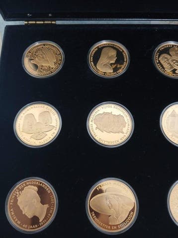 Pays-Bas. Medal 2000 Gouden Florijnen van Oranje-Nassau, Postzegels en Munten