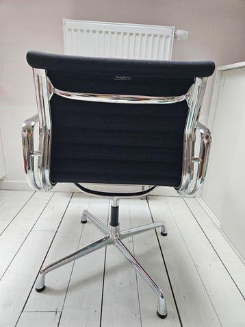 Vitra - Charles & Ray Eames - Chaise de bureau - EA108 -