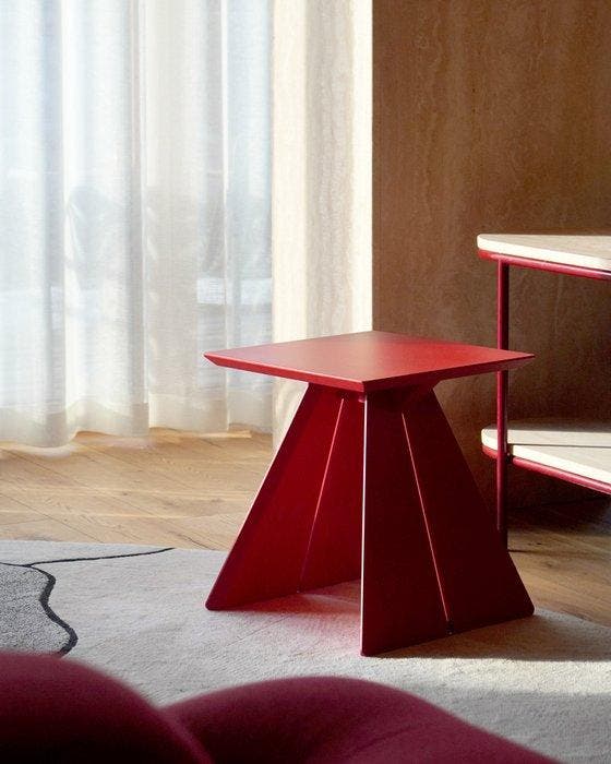 Johannes Hironimus - Bijzettafel - Ash, Gelakt, robijnrood, Antiquités & Art, Art | Objets design