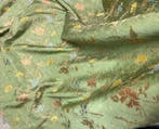 tissu de soie précieux San Leucio vert pastel enrichi de