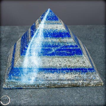 Koninglijke lapis-lazuli-piramide – Symbool voor wijsheid,
