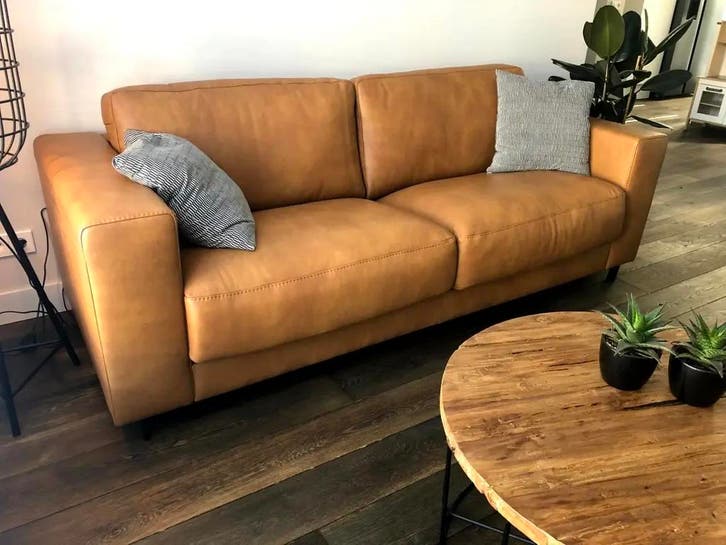 Leren 3-zits bank met stalen poten - bruin leer, Antiek en Kunst, Antiek | Meubels | Stoelen en Sofa's, Ophalen of Verzenden