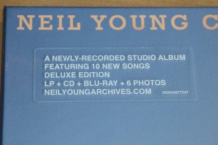 Neil Young - Barn - Deluxe limted numbered edition, CD & DVD, Vinyles Singles