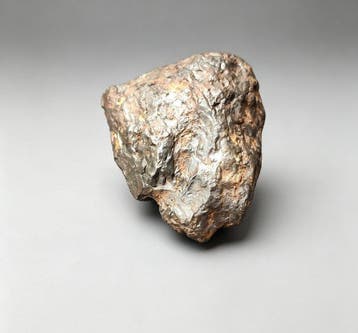 Météorite d’Aletai Échantillon brut de météorite en fer -