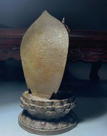 Ksitigarbha Bodhisattva zittend beeld op een dubbele