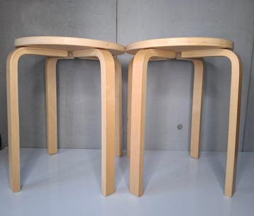 IKEA - Kruk (2) - Frosta - Berken multiplex, Antiek en Kunst
