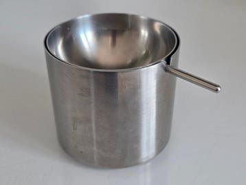Arne Jacobsen dla Stelton – kultowa popielniczka obrotowa