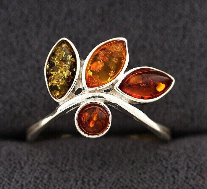 Bague exclusive en ambre – miel cognac verdâtre – forme, Verzamelen, Mineralen en Fossielen