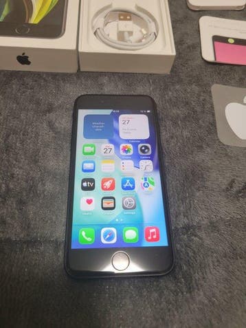 Apple iPhone SE (2nd gen) exclusive from Japan - iPhone (1)