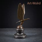 Beeld, Een automascotte van een Adelaar - 23 cm - Brons