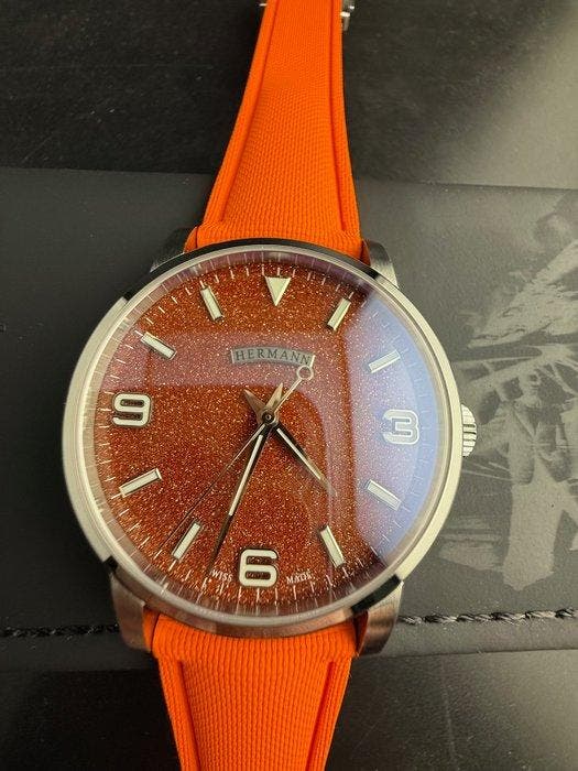 Hermann Stellar - Automatic Swiss Made - Aventurine Orange -, Handtassen en Accessoires, Horloges | Heren