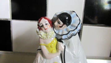 Figure - Pierrot en Colombina - Porcelaine