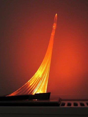 Yuri Gararin UdSSR Vintage Rocket Nachttischlampe - Monument