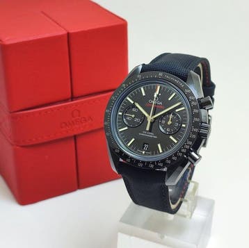 Omega - Speedmaster Dark Side Of The Moon -, Nieuw