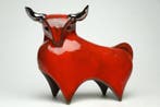 Urszula Despet - sculptuur, Red Bull - 14 cm - Keramiek -