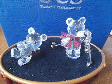 Swarovski - Beeldje - Krisbeer op skis en krisbeer liggend