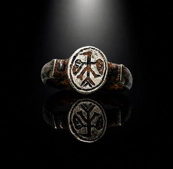 Romeinse legionairsring met adelaarsbezel – Symbool van