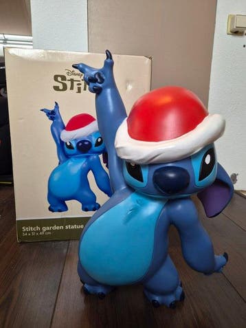 Lilo & Stitch 3D Statue Stitch With Santa Hat -, Collections