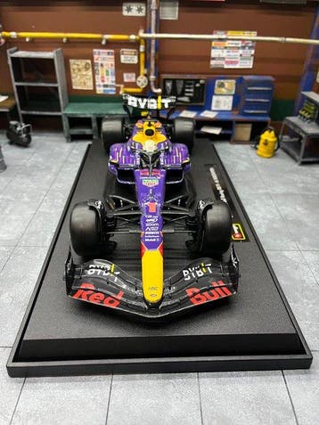 Bburago 1:18 - Modelauto - Red Bull Racing RB19 Winner Las, Hobby en Vrije tijd, Nieuw