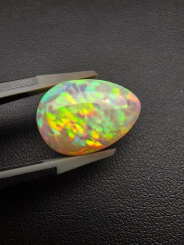 9.9cts Natural White Opal Honey Comb Pattern | 4K video