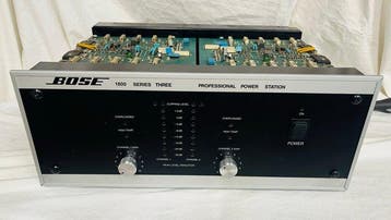 Bose - VERSTERKER 1800 SERIE DRIE Solid state versterker