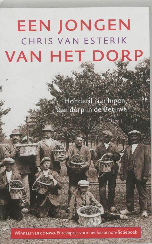 Een jongen van het dorp 9789035127197 C. van Esterik, Boeken, Romans, Gelezen, Verzenden