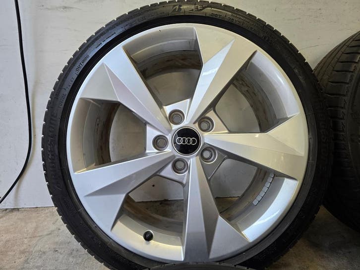 Audi A3 golf Caddy S Line 18 inch zomerbanden 5x112, Auto-onderdelen, Banden en Velgen, 18 inch, Zomerbanden, 225 mm, Personenwagen
