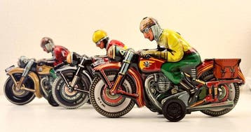Tippco/Wagner - Lot met 3 tinnen wrijfmotorfietsen -