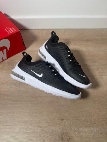 Nike - Sneakers - Maat: EU 43 - Nieuw met tags
