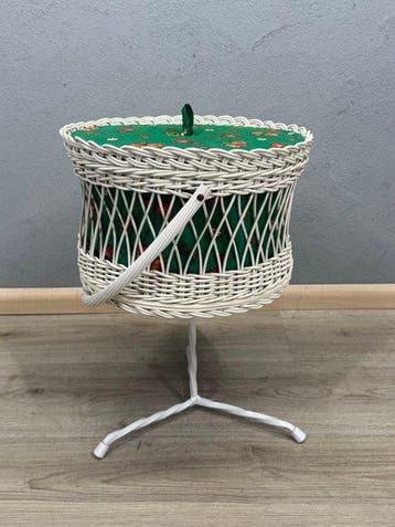 Ensemble de couture - Boîte à couture vintage vert et blanc