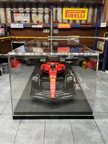Bburago 1:18 - Modelauto - Ferrari SF23 #16 Formula 1 2023, Hobby en Vrije tijd, Nieuw