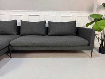 Cor - Metrica - Sofa - pilotis - Textiel