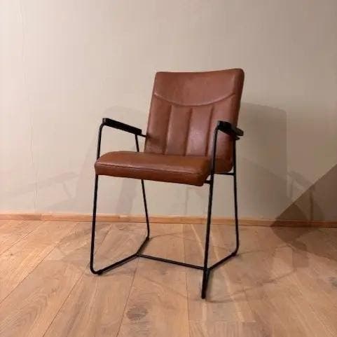 Leren eetkamerstoel Right met armleuning - Granada leer, Huis en Inrichting, Stoelen, Nieuw, Eén, Leer, Ophalen of Verzenden