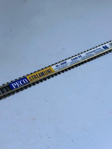 Peco N - SL-300F - Voie ferrée pour trains miniatures (1) -