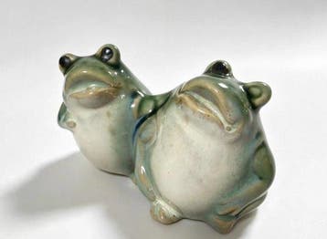 Beeldje - Green Glazed Frogs - Keramiek