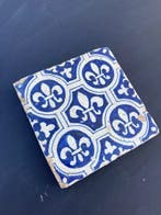 Tegel - Dikke Delfts blauwe ornament tegel met Franse lelie